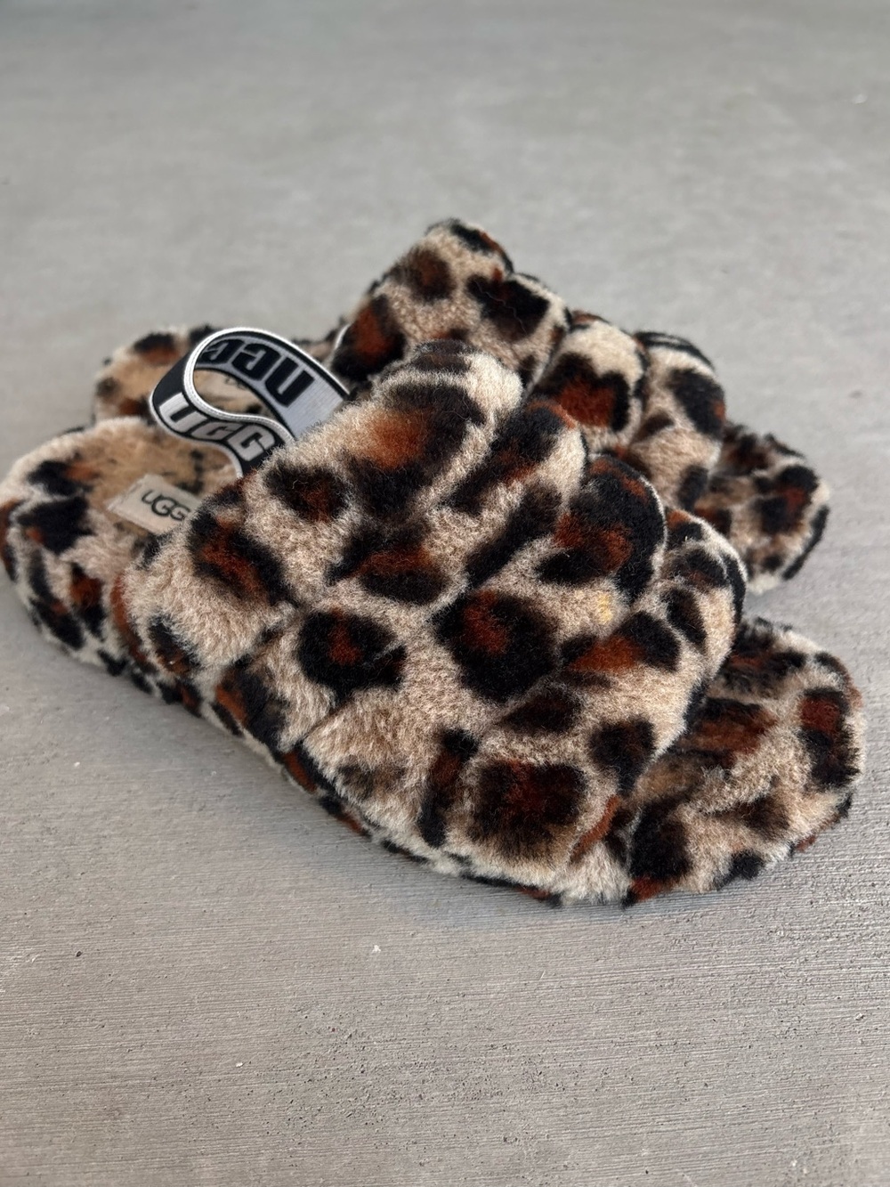 UGG Fluff Yeah Leopard Slippers Size 8